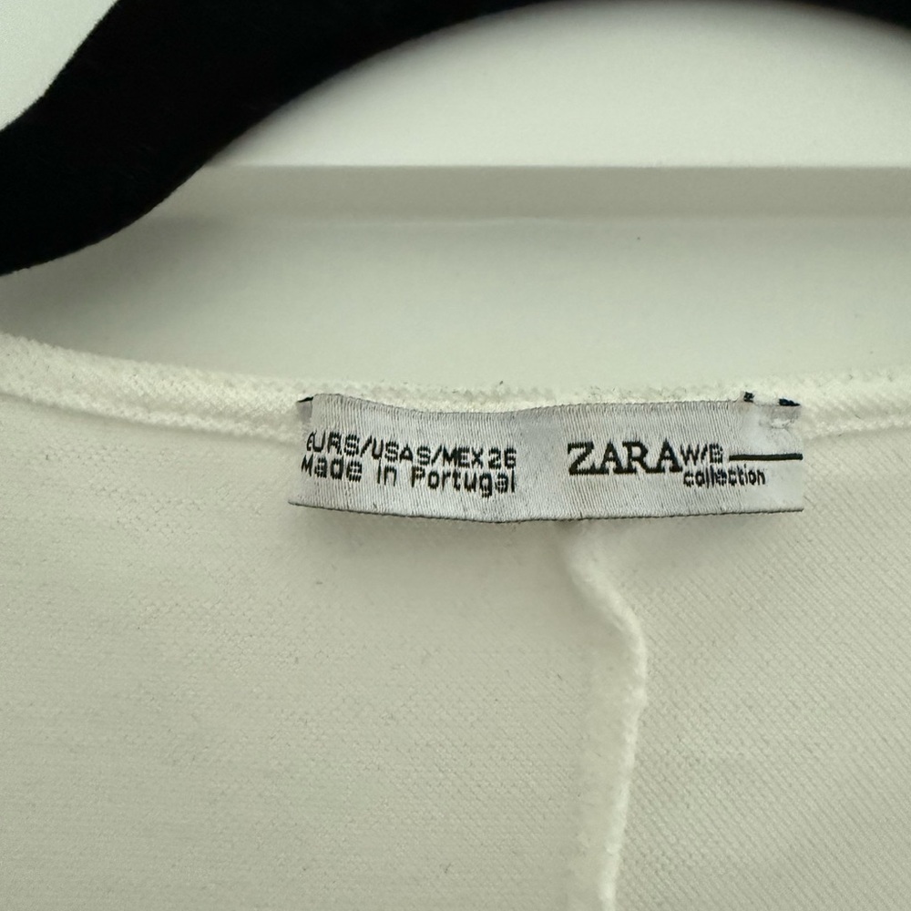 Zara White V-Neck Tank Top - Picture 2 of 3